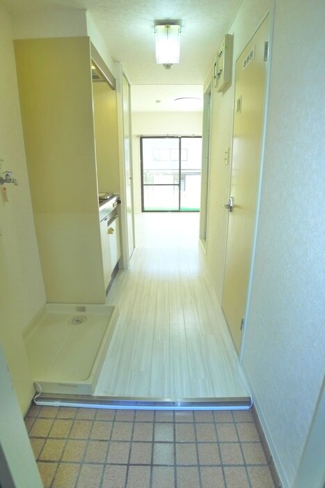 物件内観写真16　(玄関)