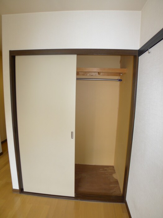 物件内観写真15　(収納)