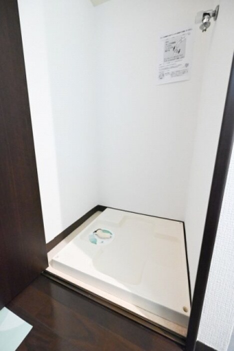 物件内観写真12　(洗濯機置場)