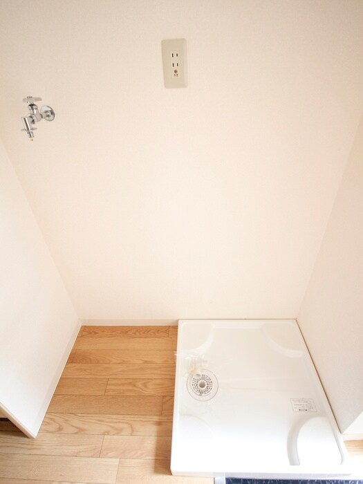 物件内観写真12　(洗濯機置場)