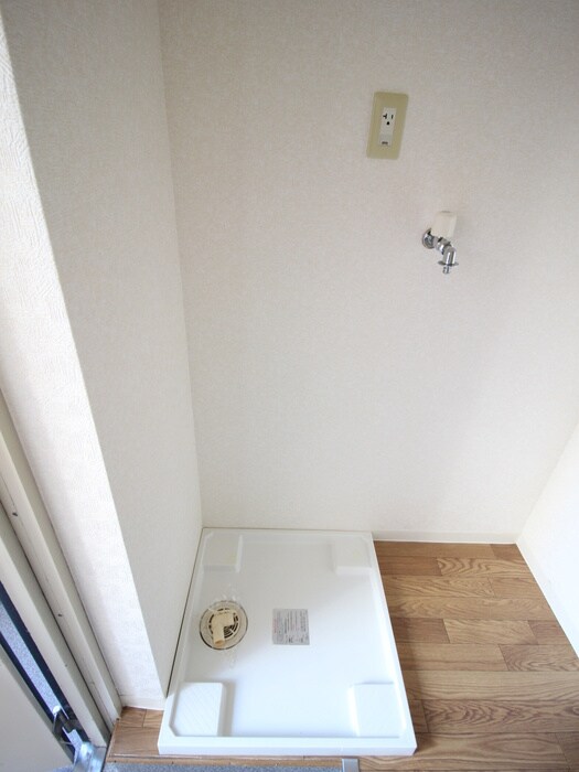 物件内観写真17　(洗濯機置場)