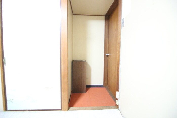 物件内観写真12　(玄関)