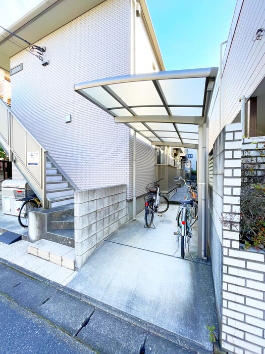物件外観写真4　(駐輪場)