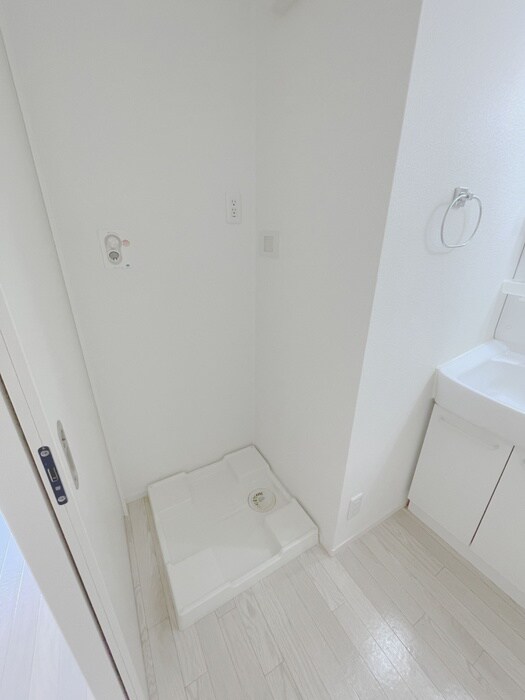 物件内観写真15　(洗濯機置場)