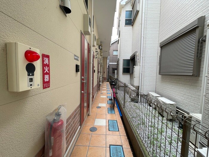 物件外観写真4　(エントランス部分)