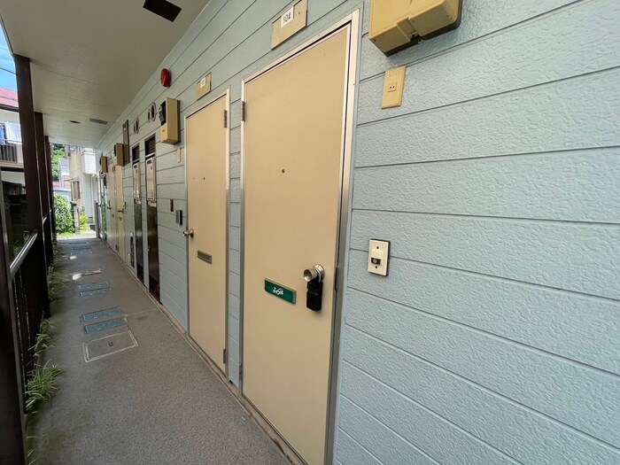 物件外観写真6　(エントランス部分)