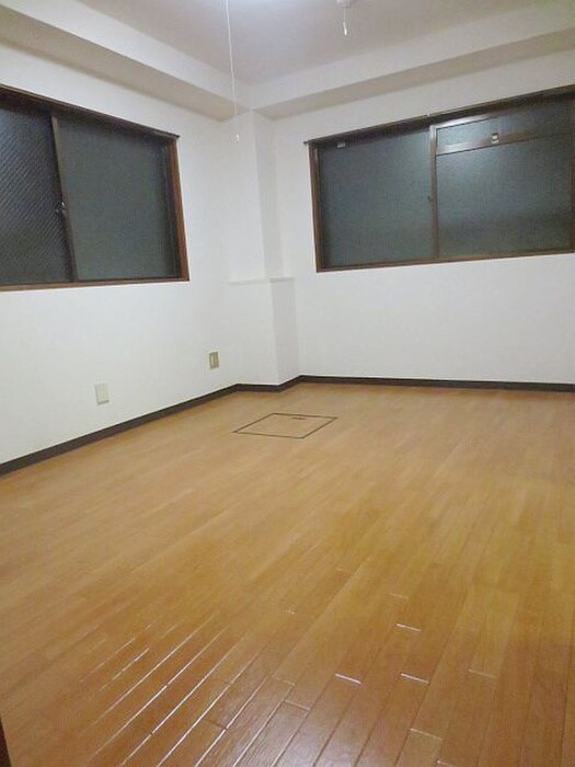 物件内観写真3　(居室)