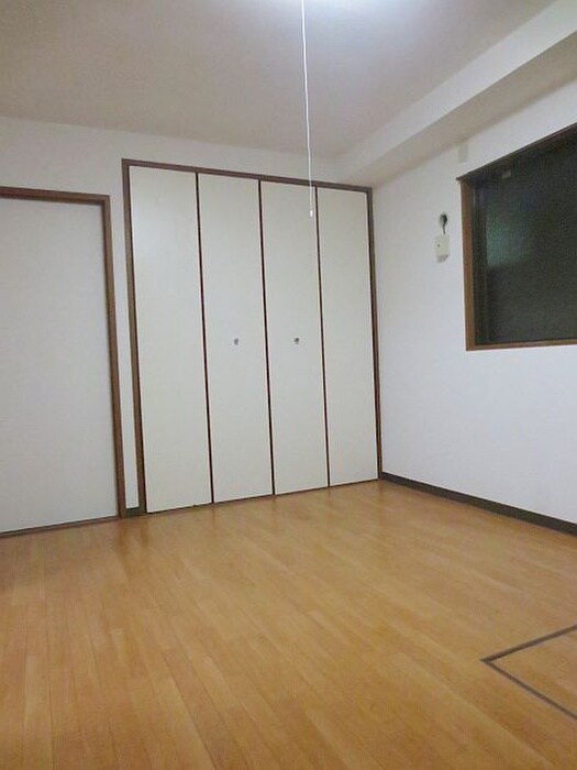 物件内観写真4　(居室)