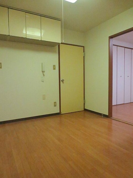 物件内観写真6　(室内からの展望)