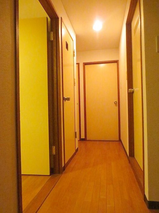 物件内観写真9　(玄関)