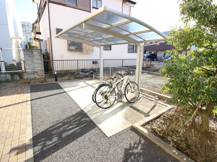 物件外観写真6　(駐輪場)