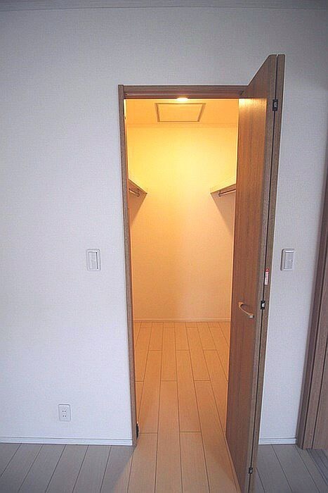 物件内観写真16　(収納)