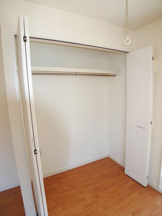 物件内観写真12　(収納)