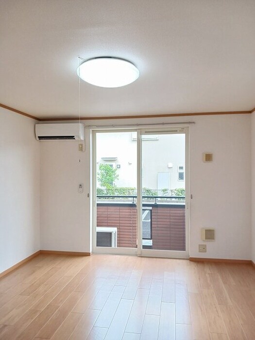 物件内観写真10　(居室)