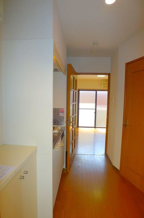 物件内観写真16　(廊下)