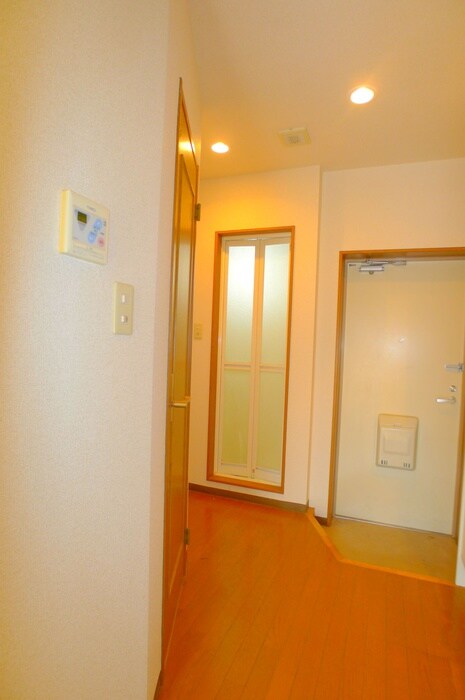 物件内観写真18　(廊下)