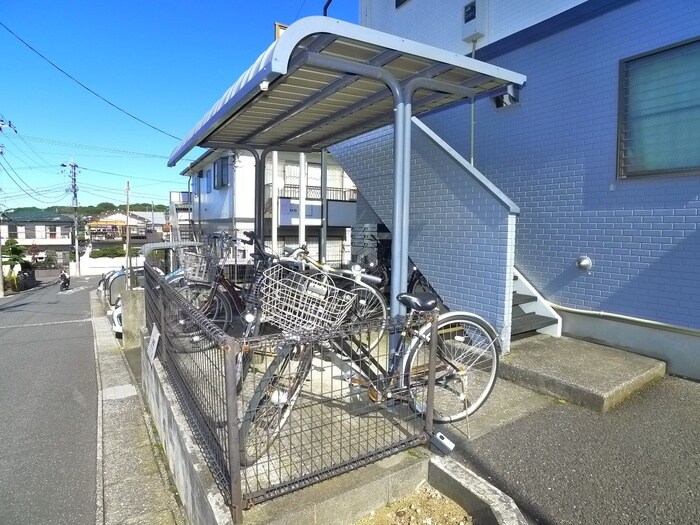 物件外観写真4　(駐輪場)