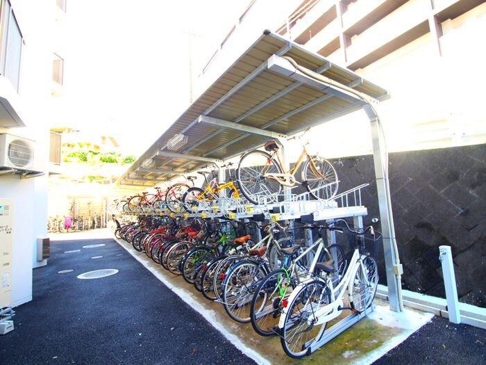 物件外観写真6　(駐輪場)