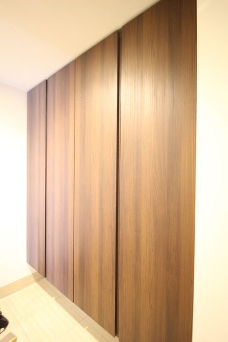 物件内観写真11　(玄関)