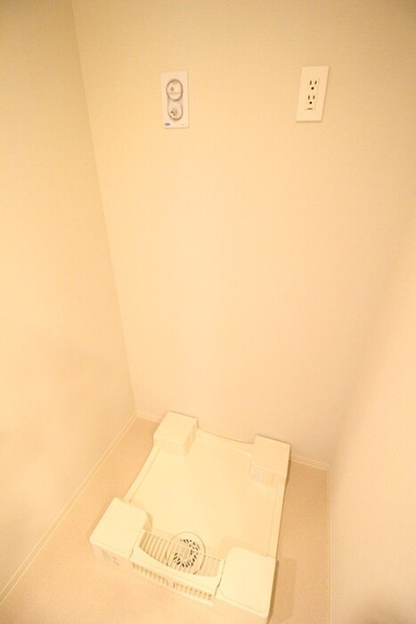 物件内観写真14　(洗濯機置場)