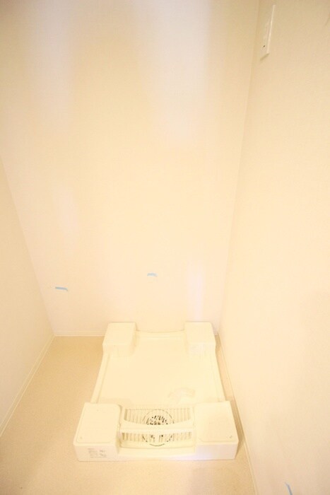 物件内観写真16　(洗濯機置場)