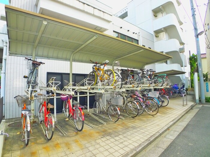 物件外観写真5　(駐輪場)