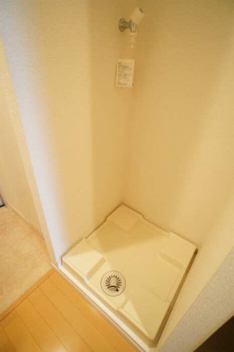 物件内観写真18　(洗濯機置場)