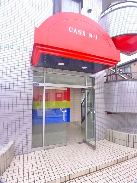 物件外観写真2　(エントランス部分)