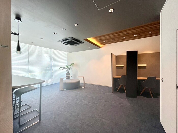 物件外観写真4　(エントランス部分)