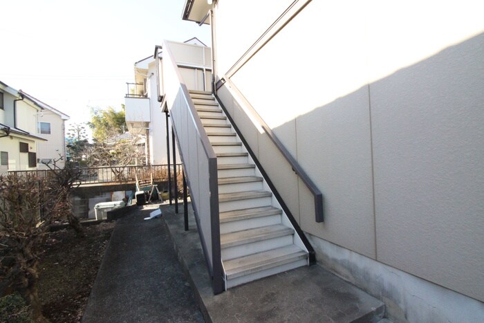 物件外観写真4　(エントランス部分)