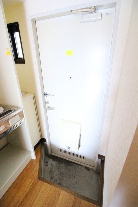 物件内観写真16　(玄関)