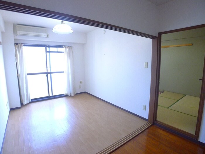 物件内観写真9　(居室)