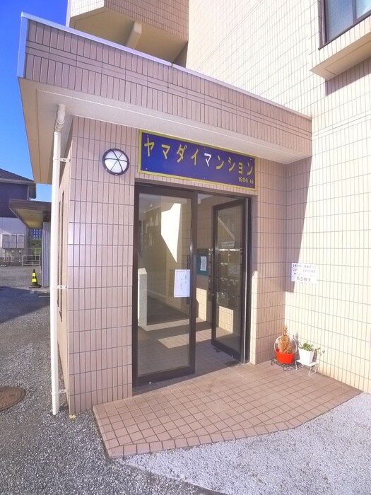 物件外観写真5　(エントランス部分)