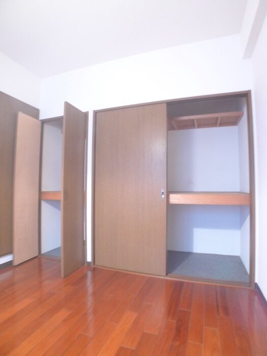 物件内観写真12　(収納)