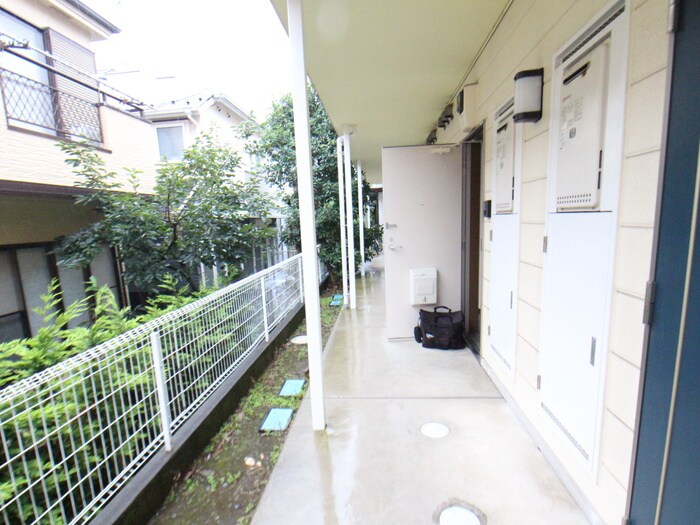 物件外観写真6　(エントランス部分)