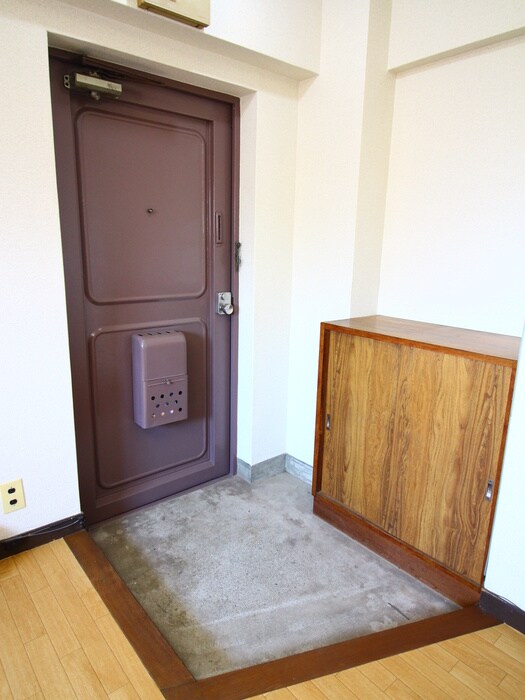 物件内観写真8　(玄関)