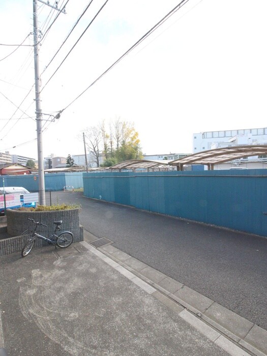 物件内観写真16　(室内からの展望)