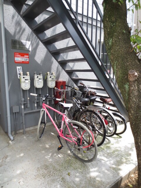 物件外観写真3　(駐輪場)