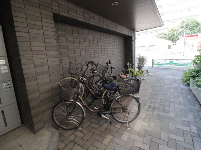 物件外観写真5　(駐輪場)