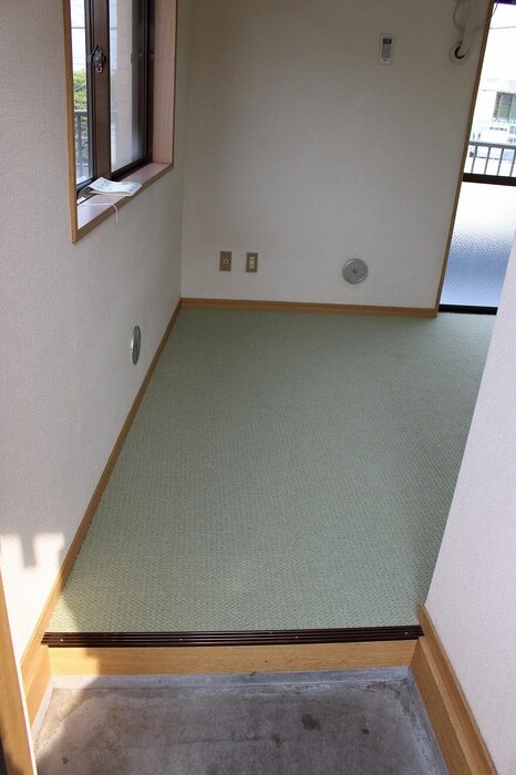 物件内観写真16　(玄関)