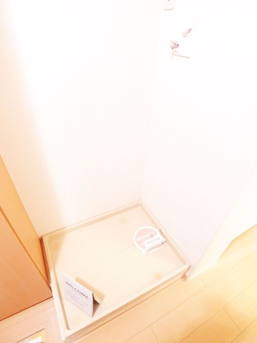 物件内観写真14　(洗濯機置場)