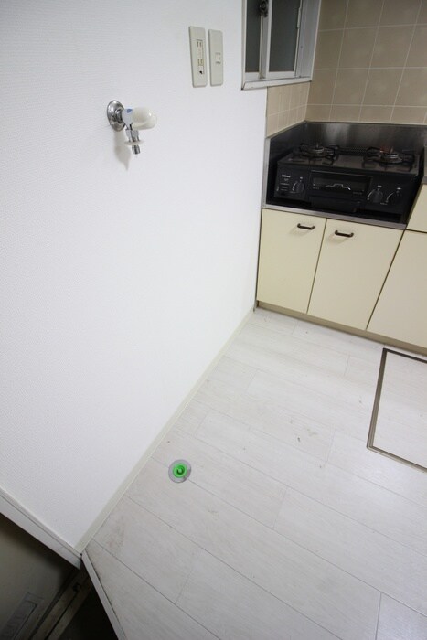 物件内観写真16　(洗濯機置場)