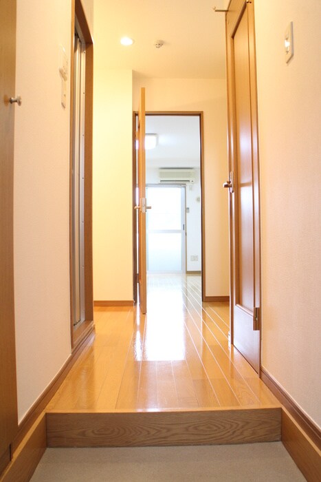 物件内観写真9　(玄関)