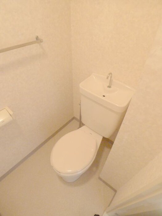 物件内観写真13　(トイレ)