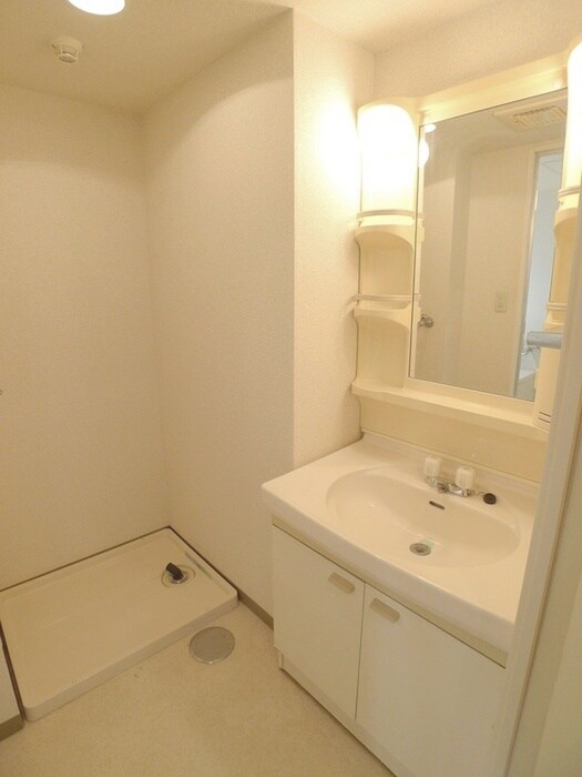 物件内観写真15　(洗濯機置場)