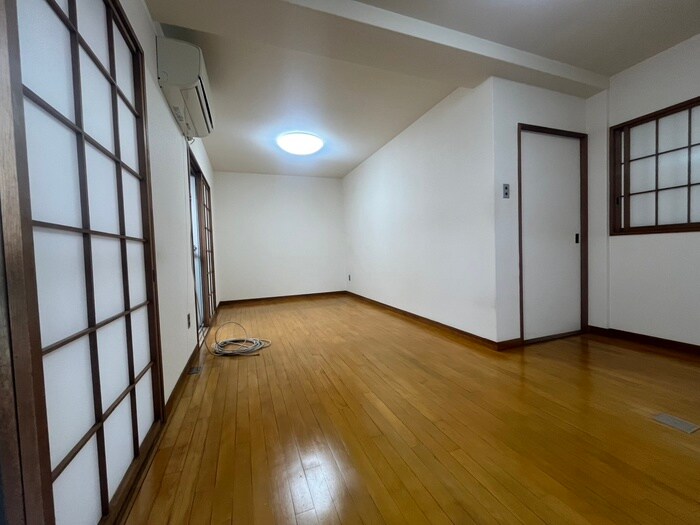 江古田第４ﾛｰﾔﾙｺｰﾎﾟ（302）の居室