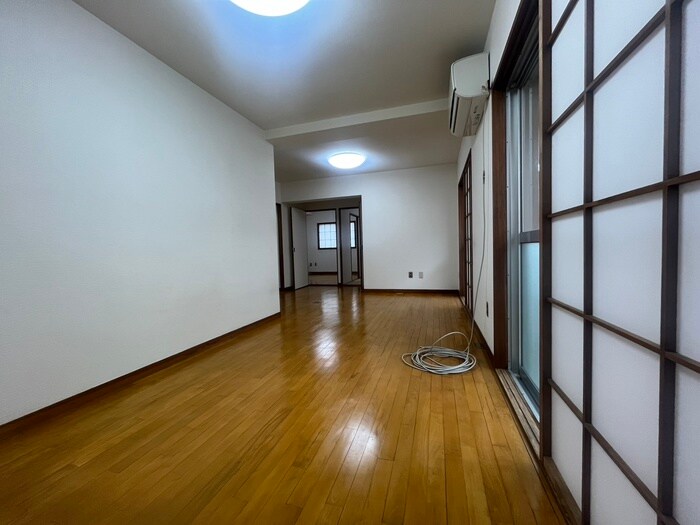 江古田第４ﾛｰﾔﾙｺｰﾎﾟ（302）の居室