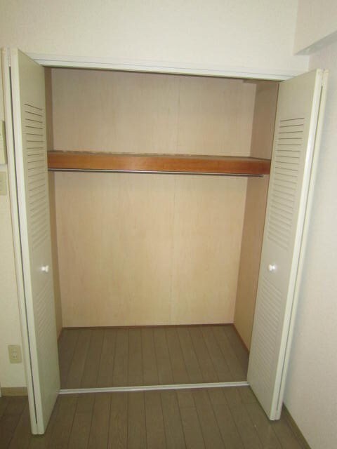 物件内観写真12　(収納)