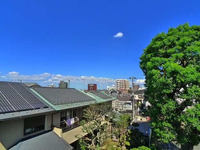 物件内観写真16　(室内からの展望)