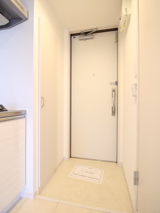 物件内観写真17　(玄関)